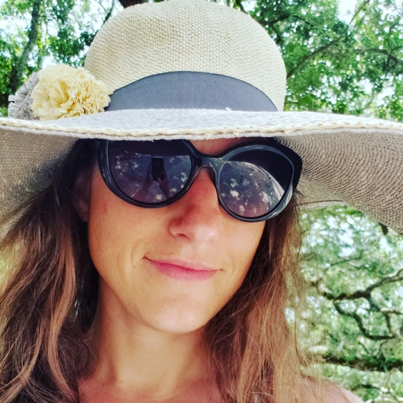 πββοΈ π₯ Prices! Meet Your Posher, Erin - Picture 2 of 5